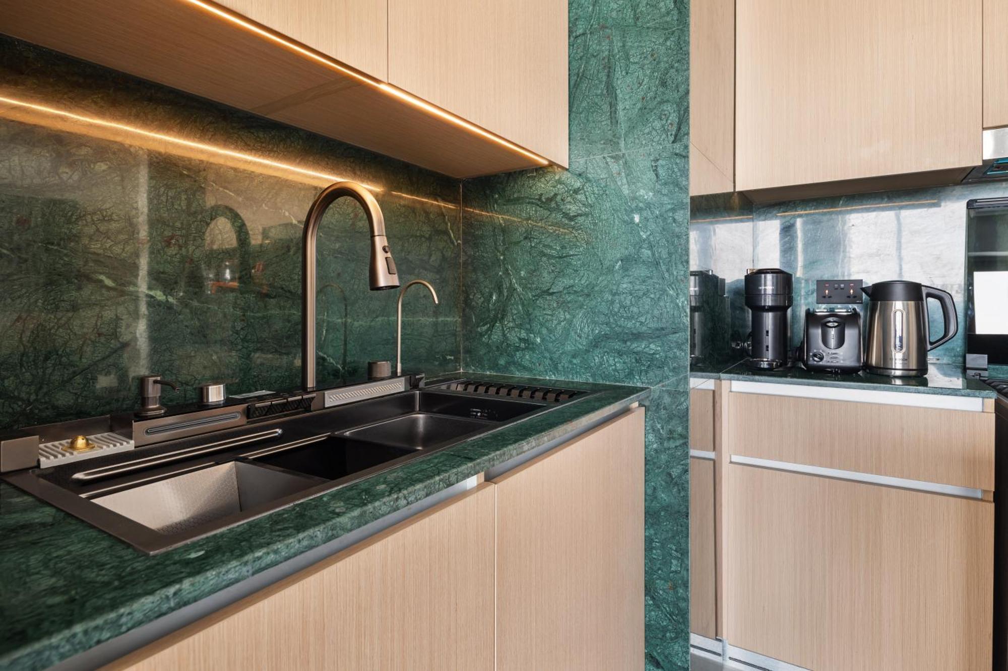 Luxurious Apartment, Creek Harbour - By Dustay * Dubai