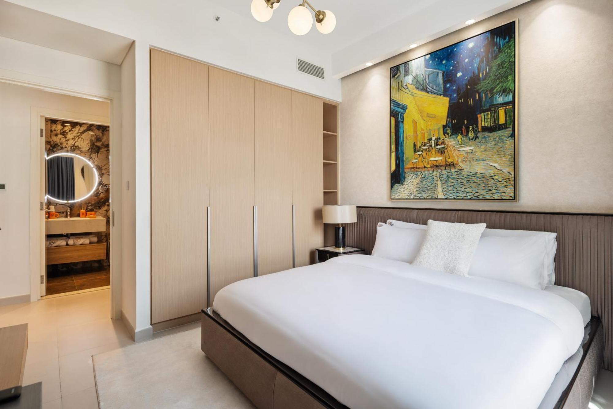 Luxurious Apartment, Creek Harbour - By Dustay Dubai