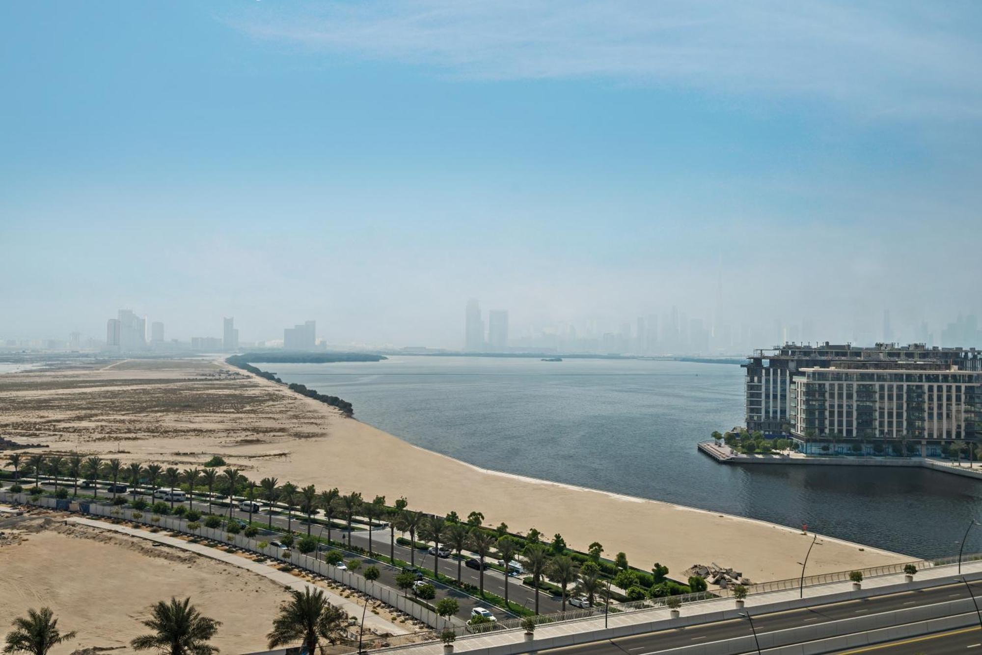 Luxurious Apartment, Creek Harbour - By Dustay Dubai